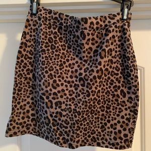Women’s leopard print mini skirt size 6